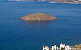 Eleia Seafront Rooms & Villas